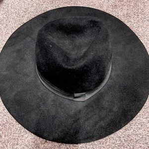 Kittenish Floppy Hat - Black